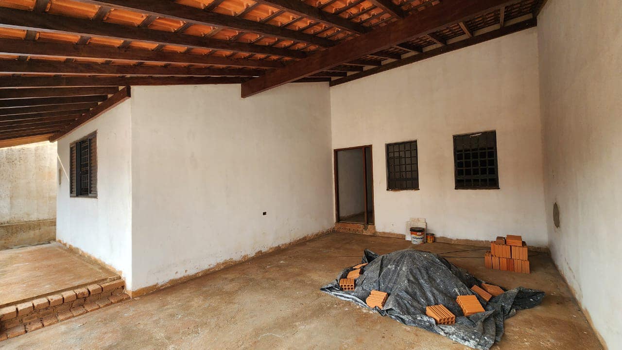 CASA RESIDENCIAL EM FASE DE ACABAMENTO FINAL- EXCELENTE LOCALIZAÇÃ, Rua João Pessoa, n 39- Centro