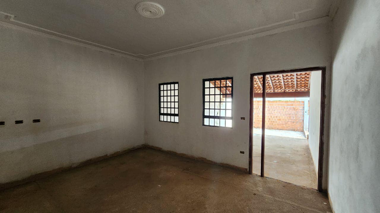 CASA RESIDENCIAL EM FASE DE ACABAMENTO FINAL- EXCELENTE LOCALIZAÇÃ, Rua João Pessoa, n 39- Centro