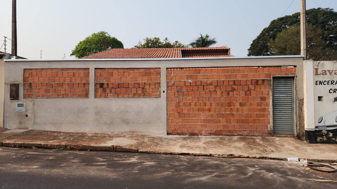 CASA RESIDENCIAL EM FASE DE ACABAMENTO FINAL- EXCELENTE LOCALIZAÇÃ, Rua João Pessoa, n 39- Centro
