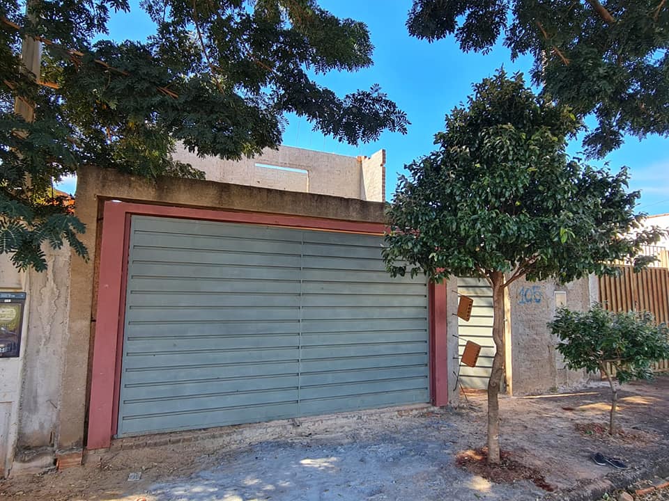 SOBRADO em Construção, na Rua Rio De Janeiro, n 105- Parque Varotti