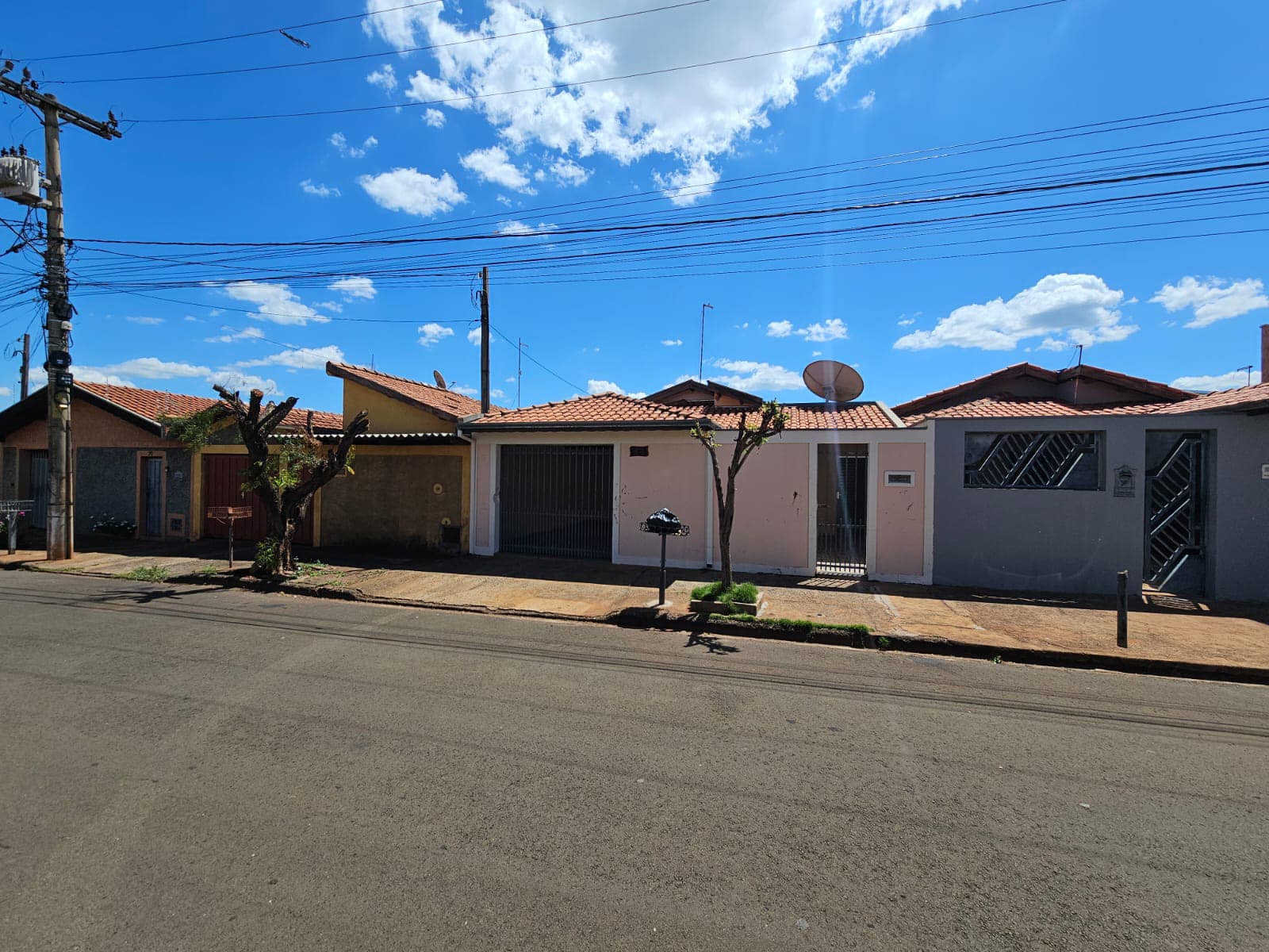 Casa Rua Rubens Malvestiti , n 54- Santa Luzia