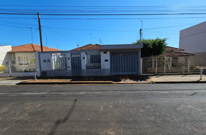 Casa / Sobrado Residencial Excelente Localização, Rua Prudente de Moraes, n917- Vila Bortone