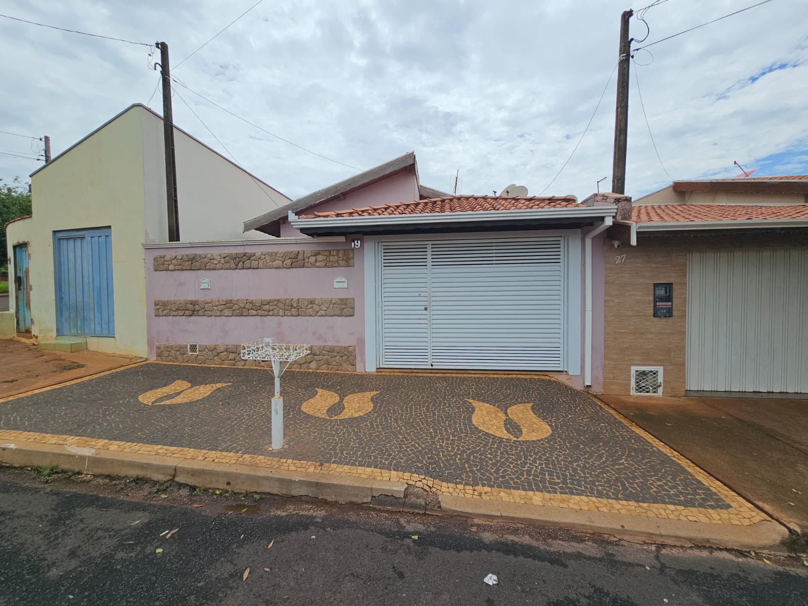 Casa Rua José Vieira Martins, n 19- Santa Luzia