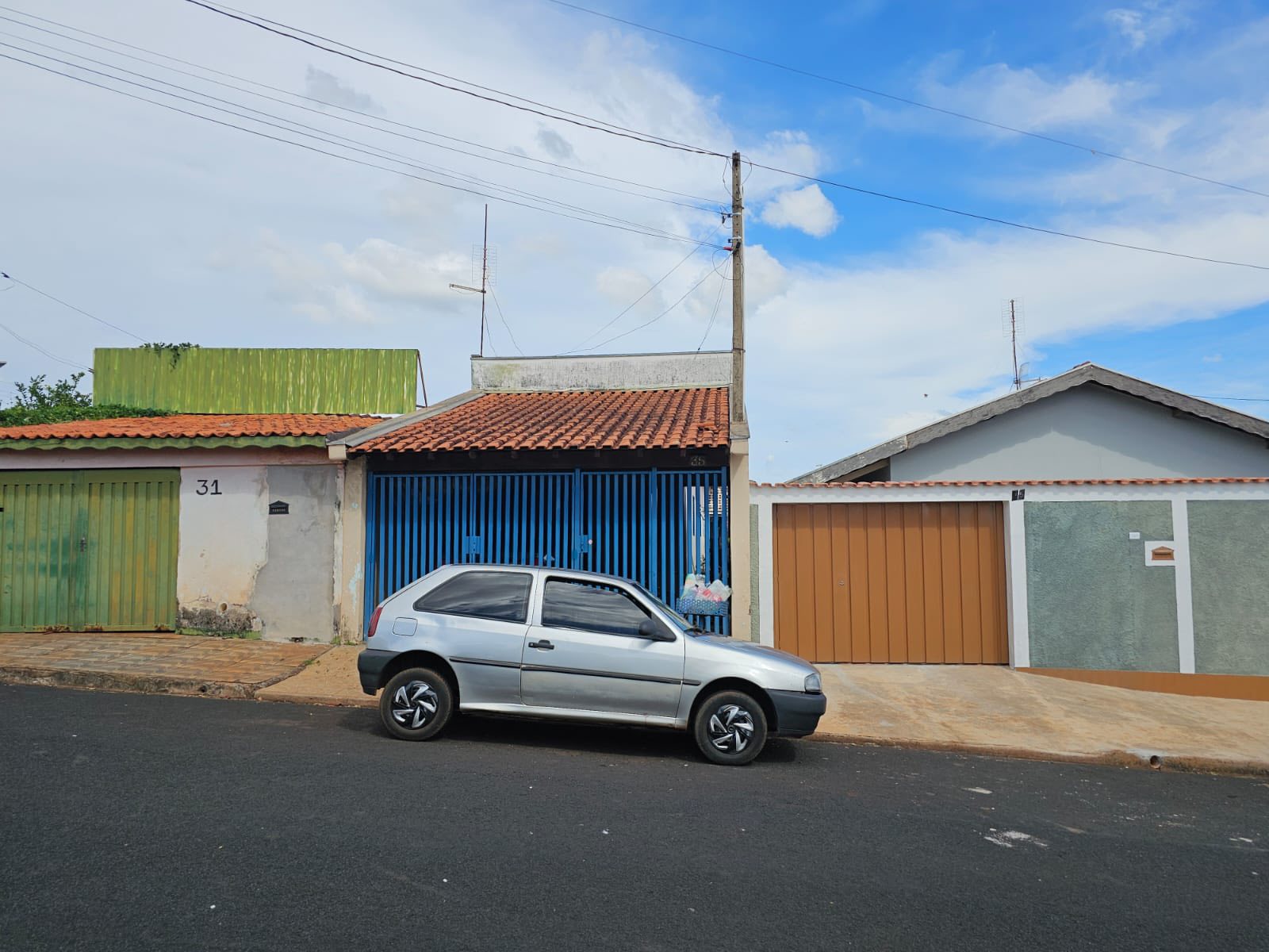Casa Rua Natal Margutti, n 35- Jardim Santa Lúcia