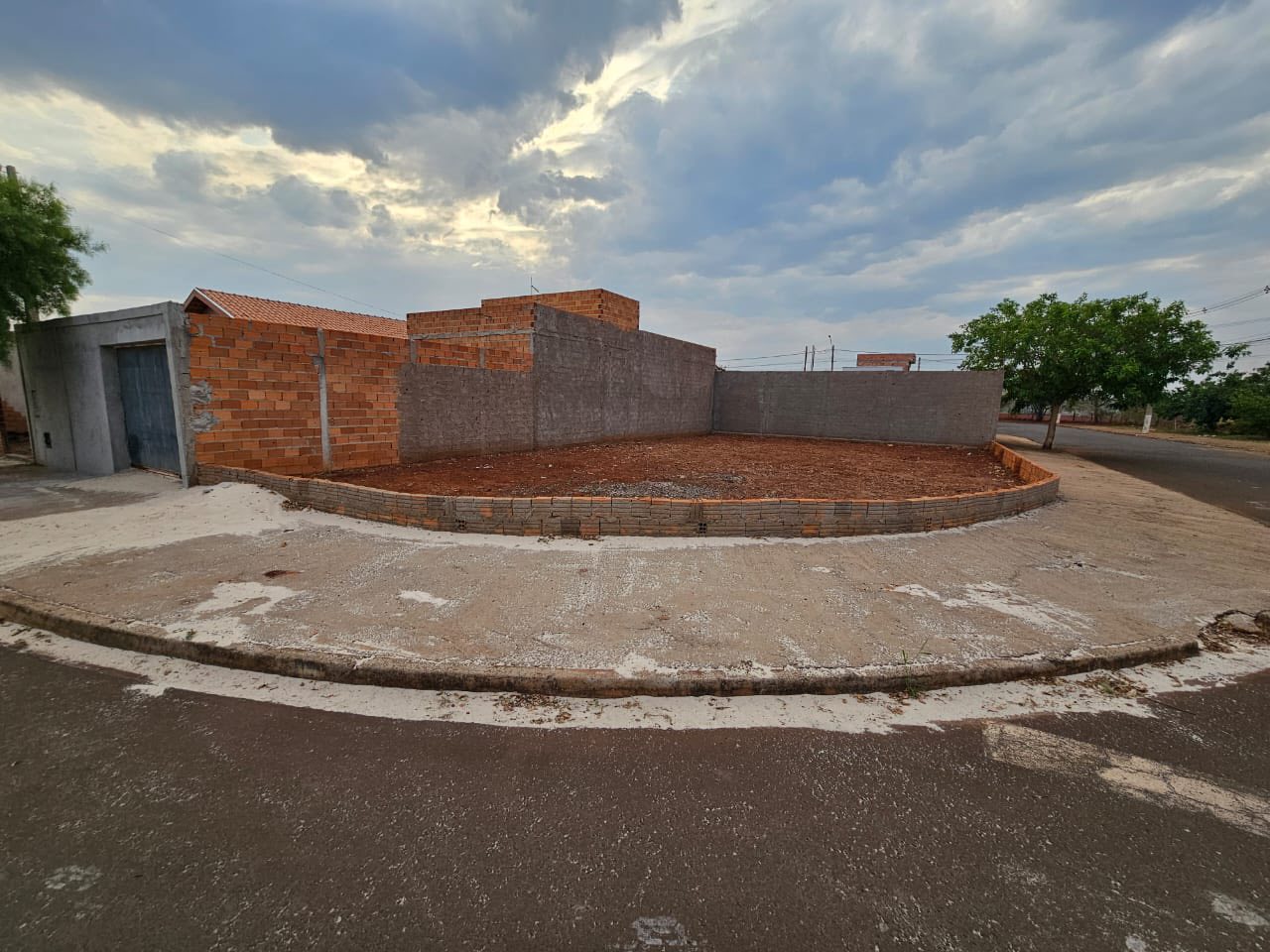 Terreno de Esquina Parque Varotti