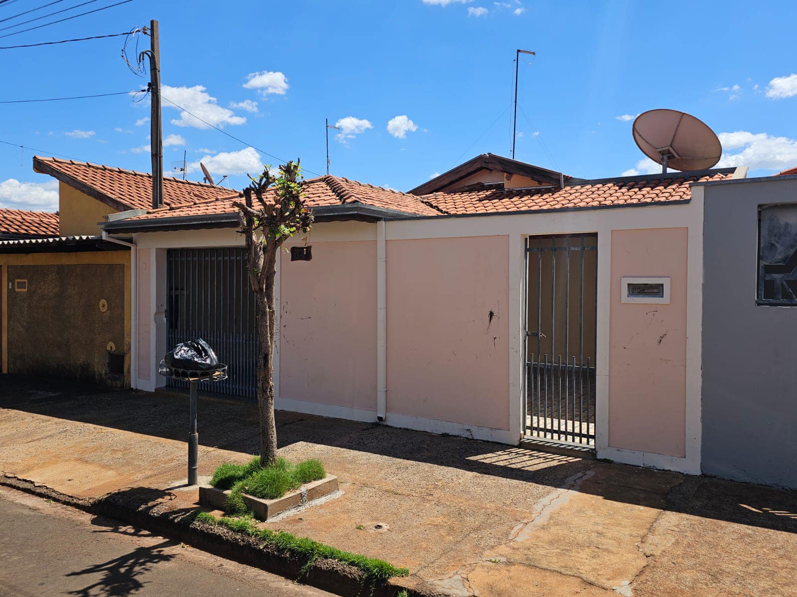 Casa Rua Rubens Malvestiti , n 54- Santa Luzia