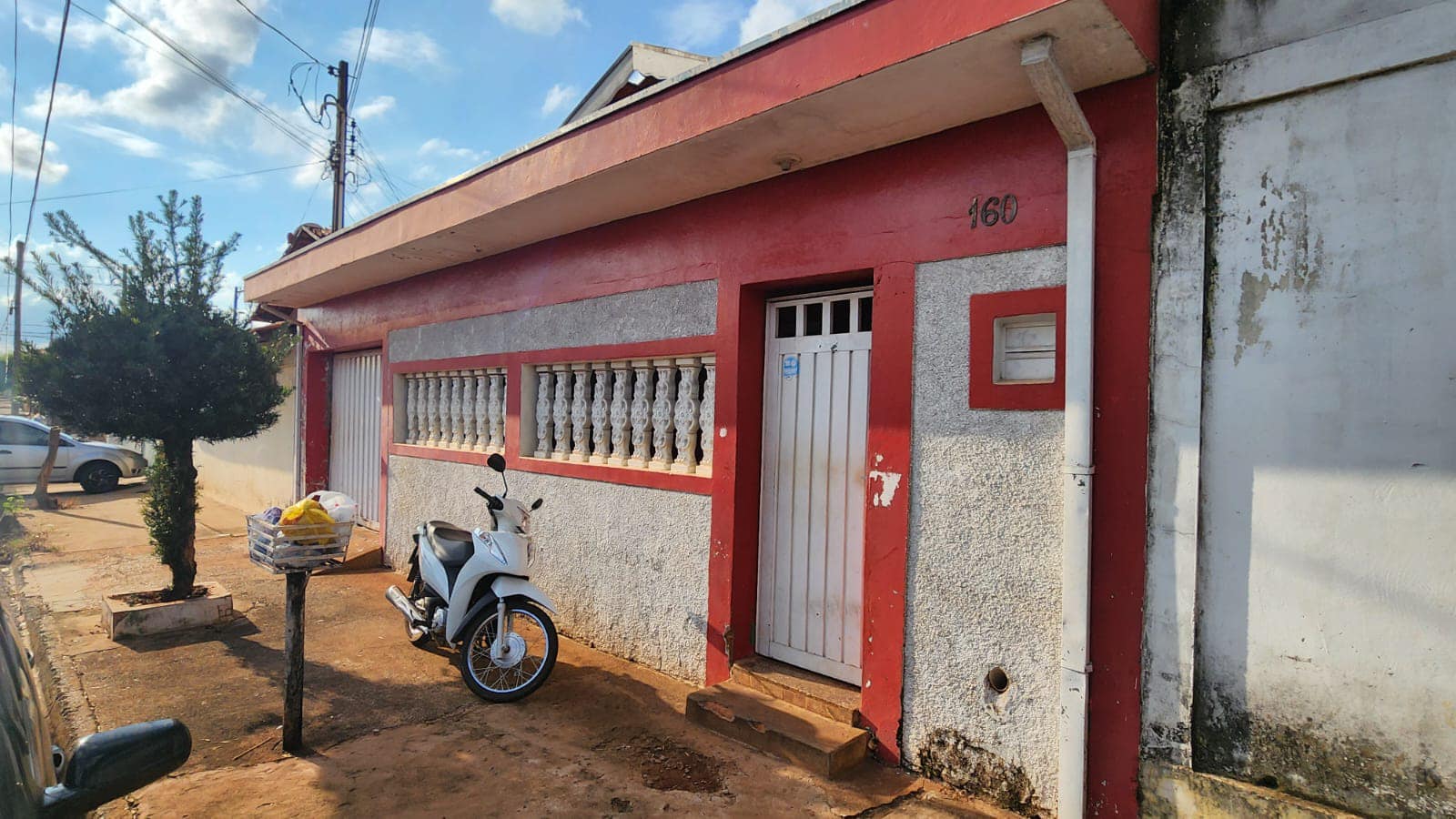 Duas Casas Rua Diamantino Mendes Ramos, n 160- Conjunto Habitacional Etore Marquezelli