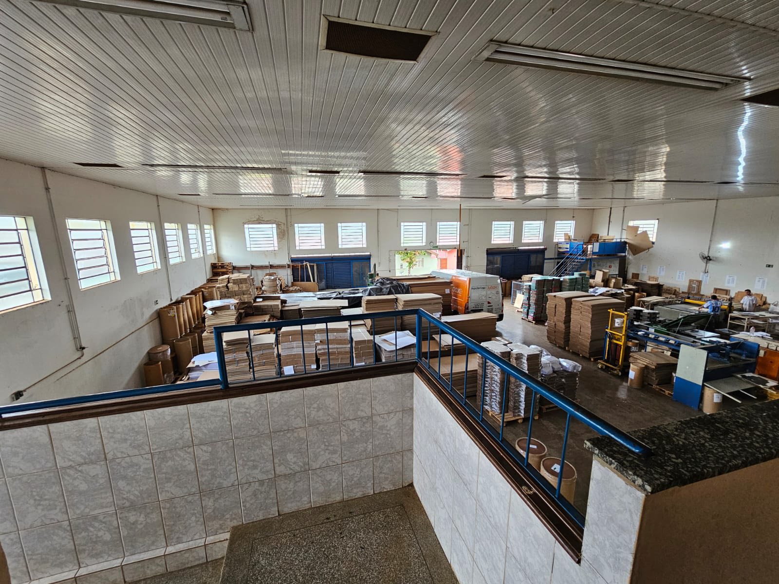 BARRACÃO COMERCIAL (Antigo Bis Bom ), Rua Ambrogio Margutti, n 373- Vila Santa Terezinha