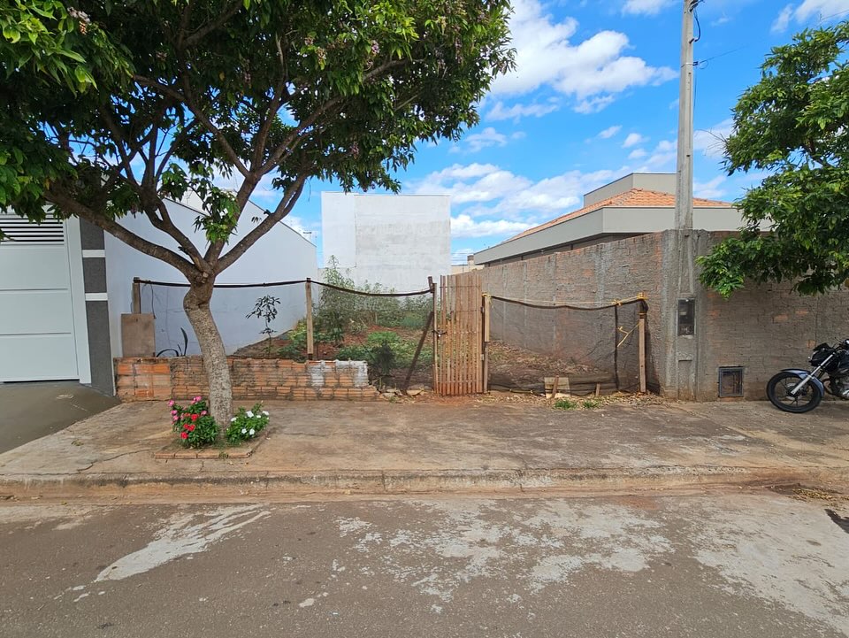 Terreno Rua Ceará, n278, Lote 19 da quadra 11- Parque Varotti
