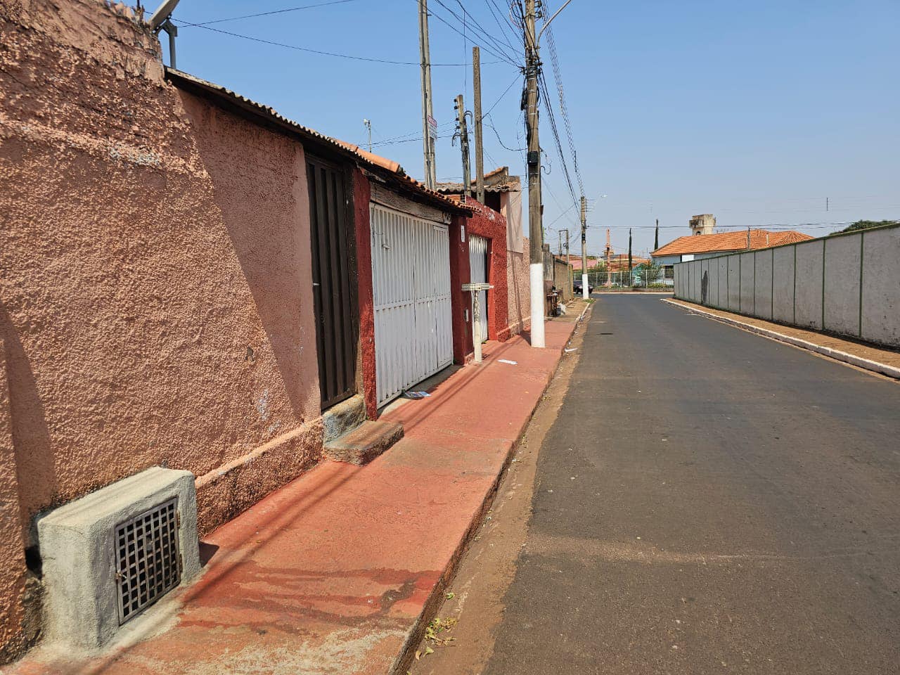 IMÓVEL RESIDENCIAL - COM 4 CASAS, Avenida do Café, n1145- Vila Santa Cruz