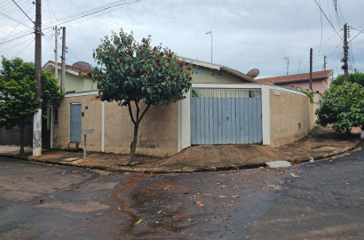 Casa na Rua Elizeu Bortolotto, n325- Jardim Das Palmeiras