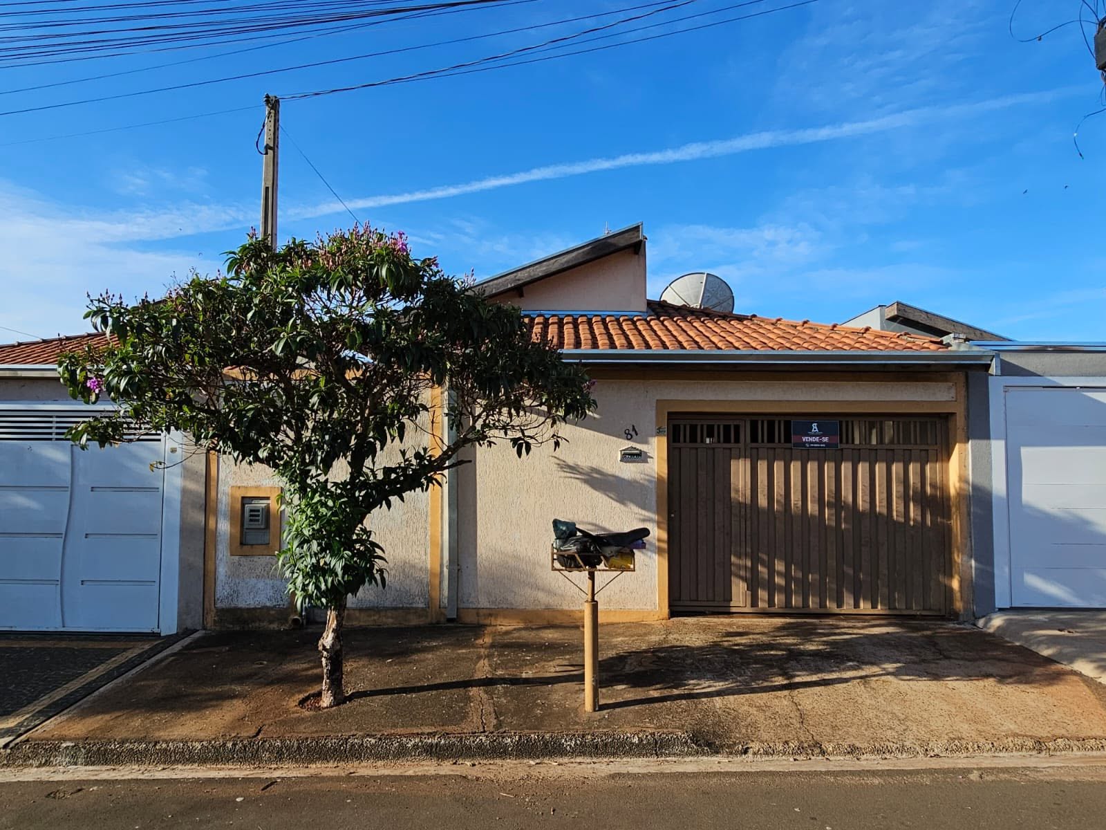 Casa na Rua Rio de Janeiro, n81- Parque Varotti