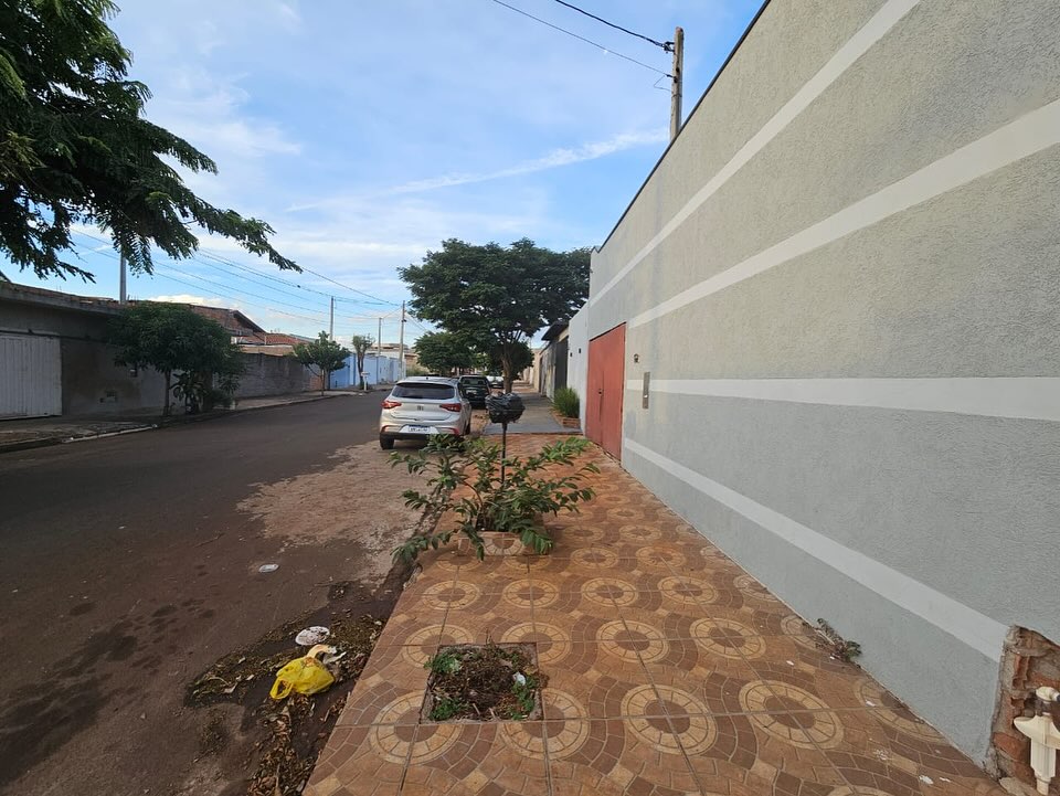 Casa na Rua Alagoas, n100- Parque Varotti
