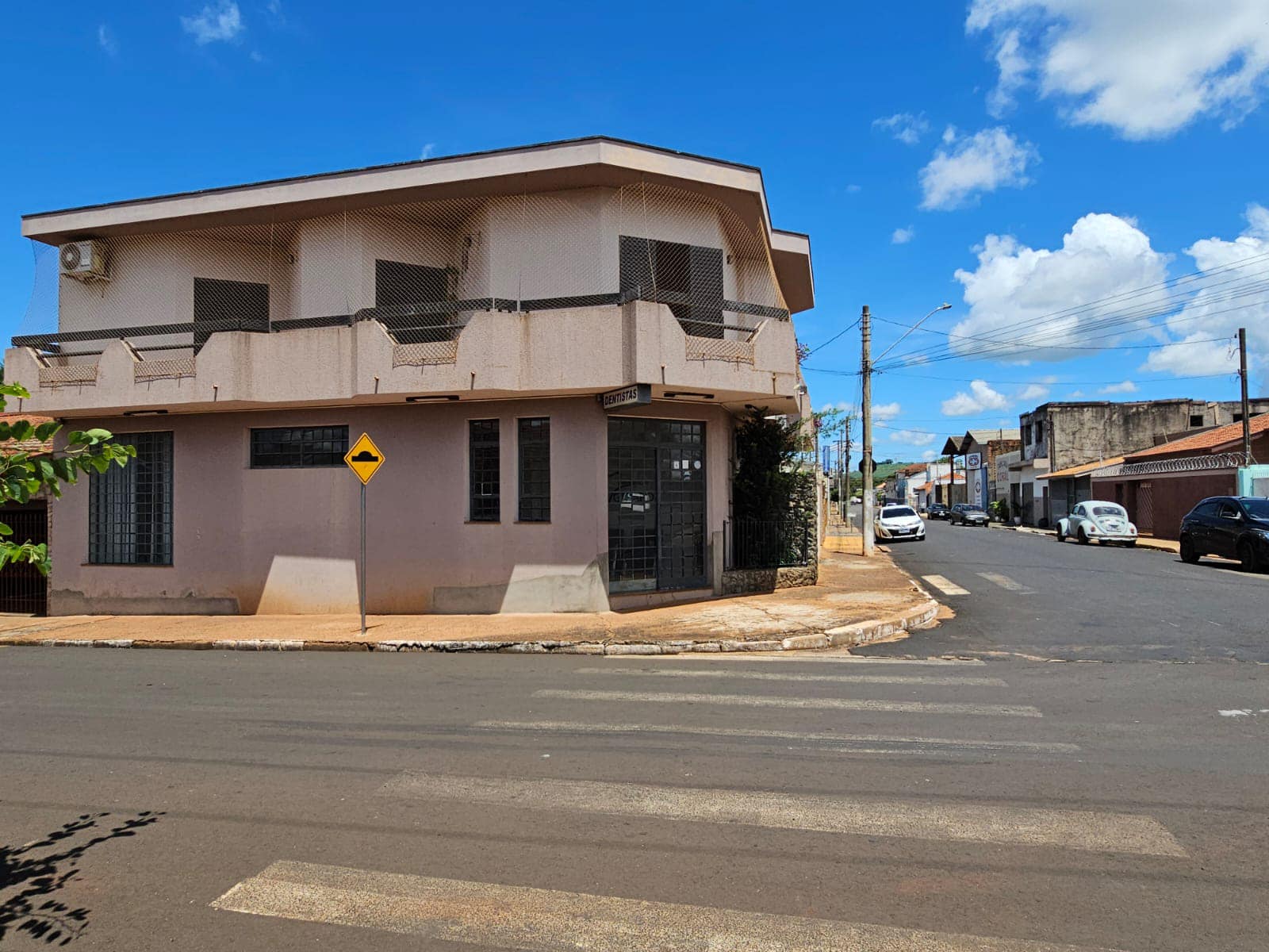 SOBRADO RESIDENCIAL E COMÉRCIO, Rua Coronel Rosa , n 330- Centro