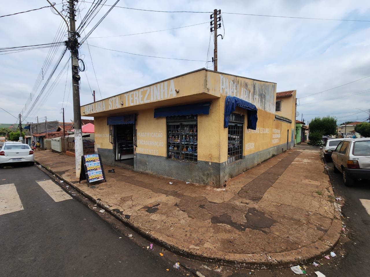 Casa com Ponto Comercial Rua Manoel Pires de Campos , n 122- Vila Santa Terezinha