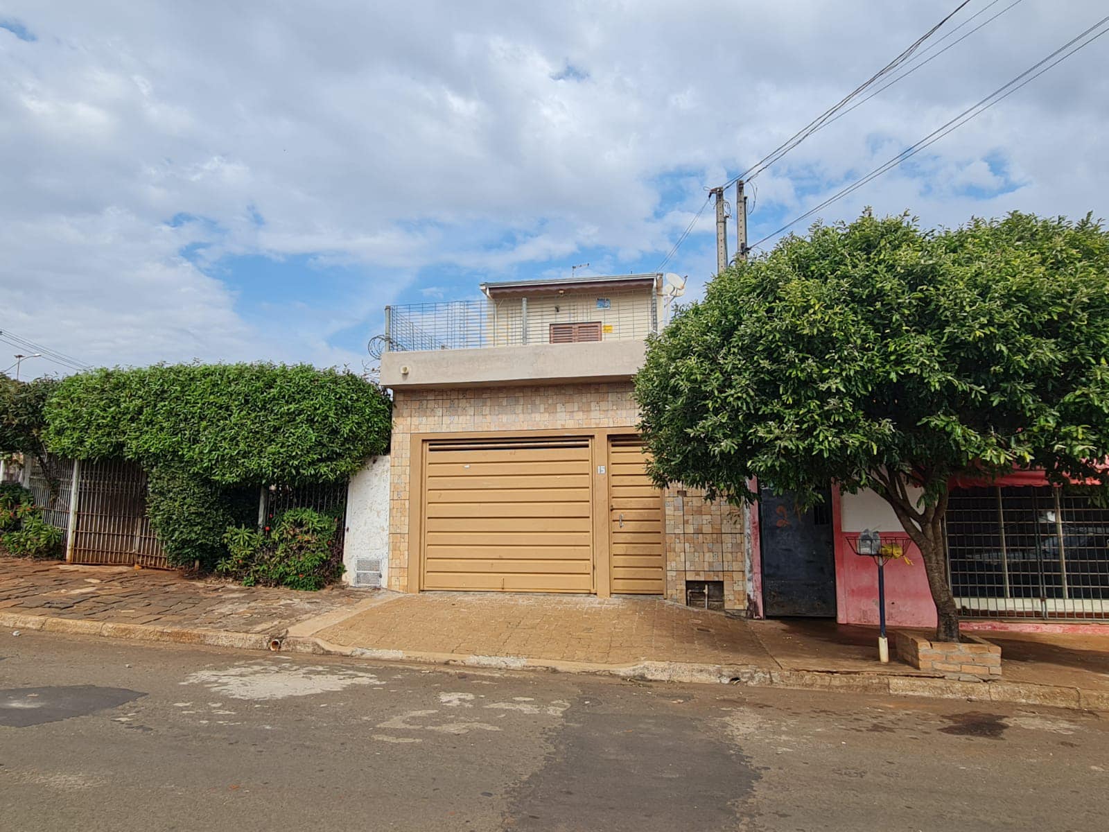 SOBRADO, na Rua Ernesto Bussaglia, n 15- Jardim Pedro Ometto