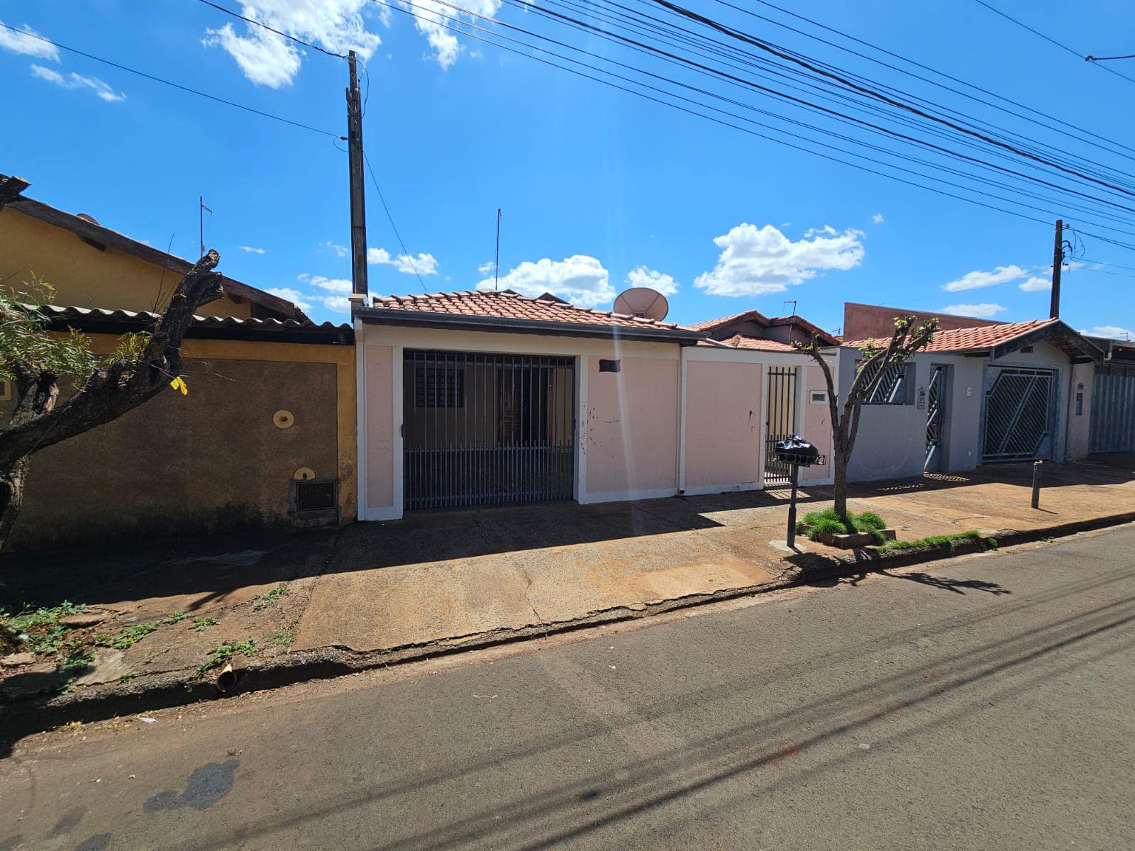 Casa Rua Rubens Malvestiti , n 54- Santa Luzia