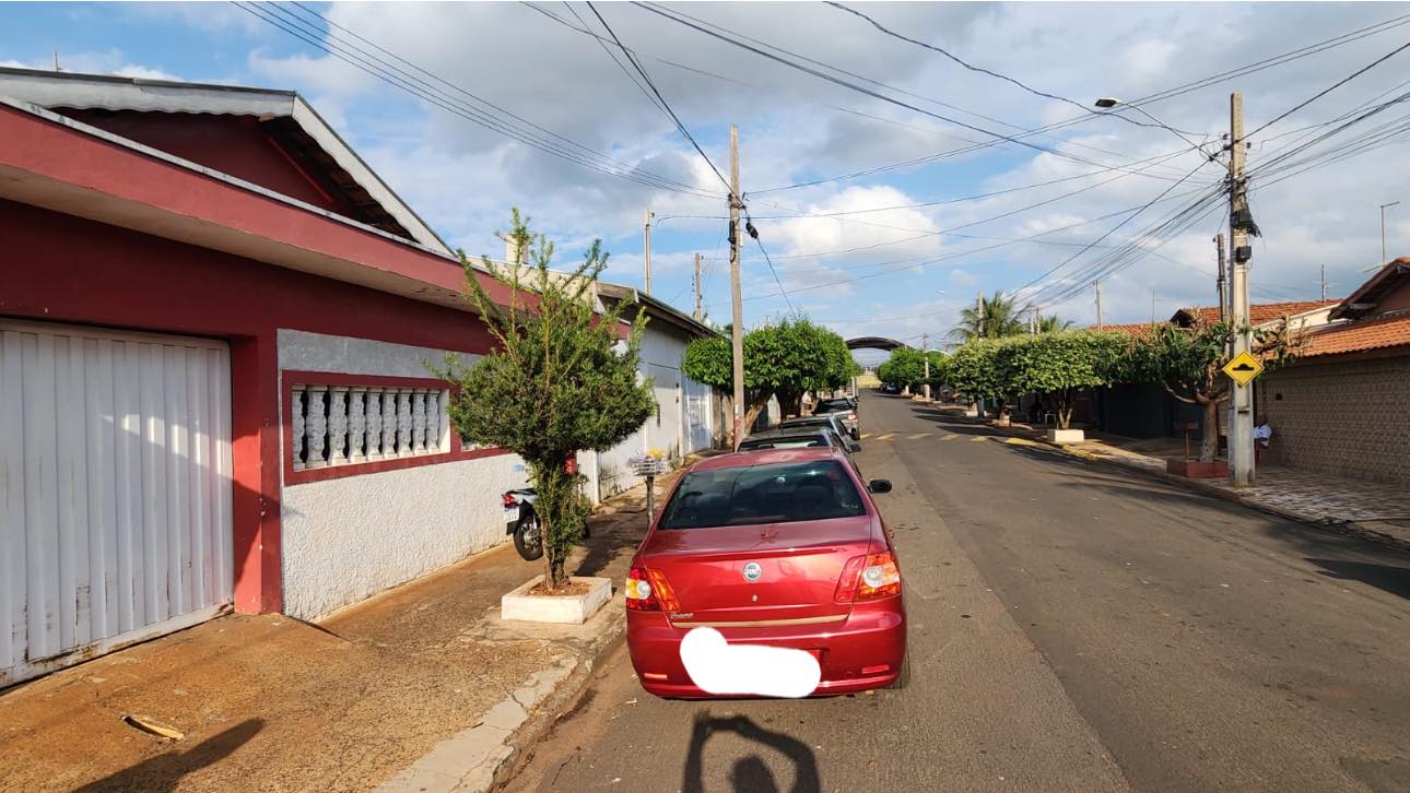 Duas Casas Rua Diamantino Mendes Ramos, n 160- Conjunto Habitacional Etore Marquezelli