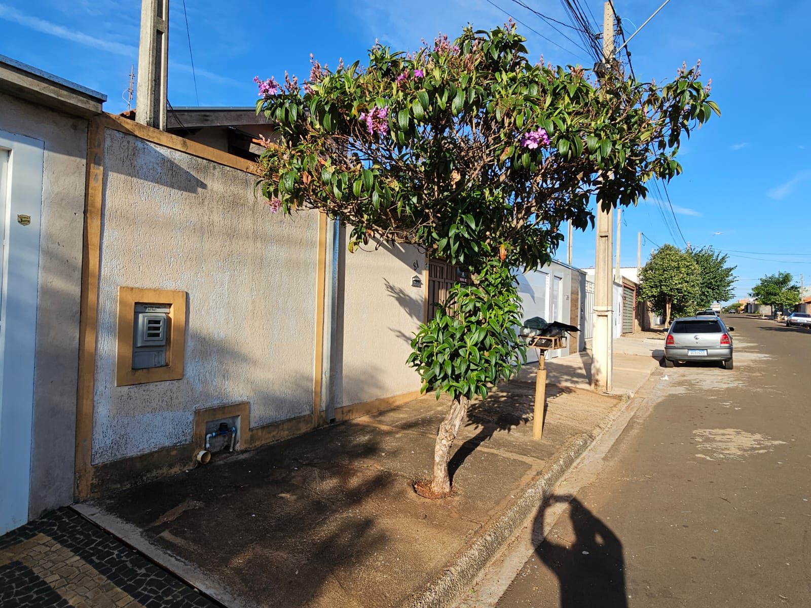 Casa na Rua Rio de Janeiro, n81- Parque Varotti