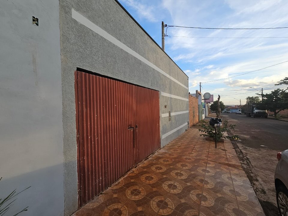 Casa na Rua Alagoas, n100- Parque Varotti