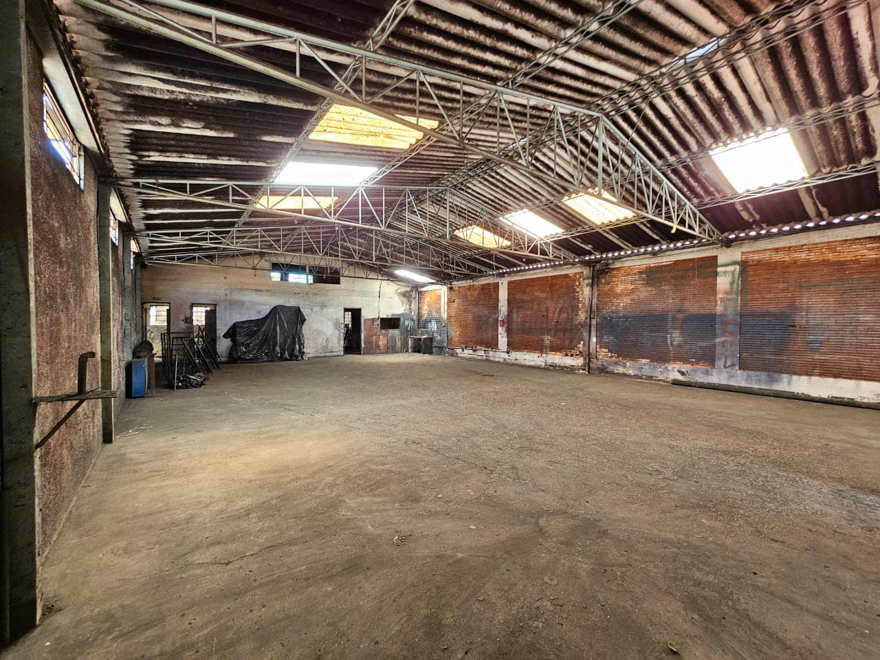 Barracão Comercial Avenida Armando Penteado, n 967- Vila Bortone