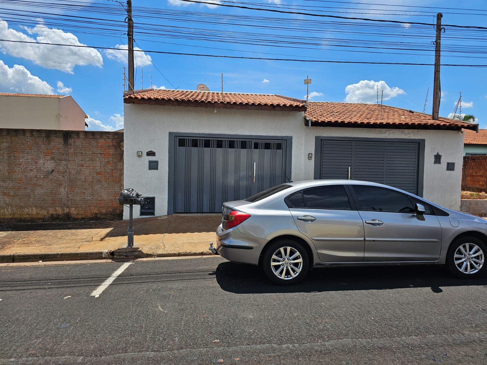 DUAS CASAS RESIDENCIAL (Geminada)Rua Dos Jasmin, n 81 e n77- Jardim Bela Vista