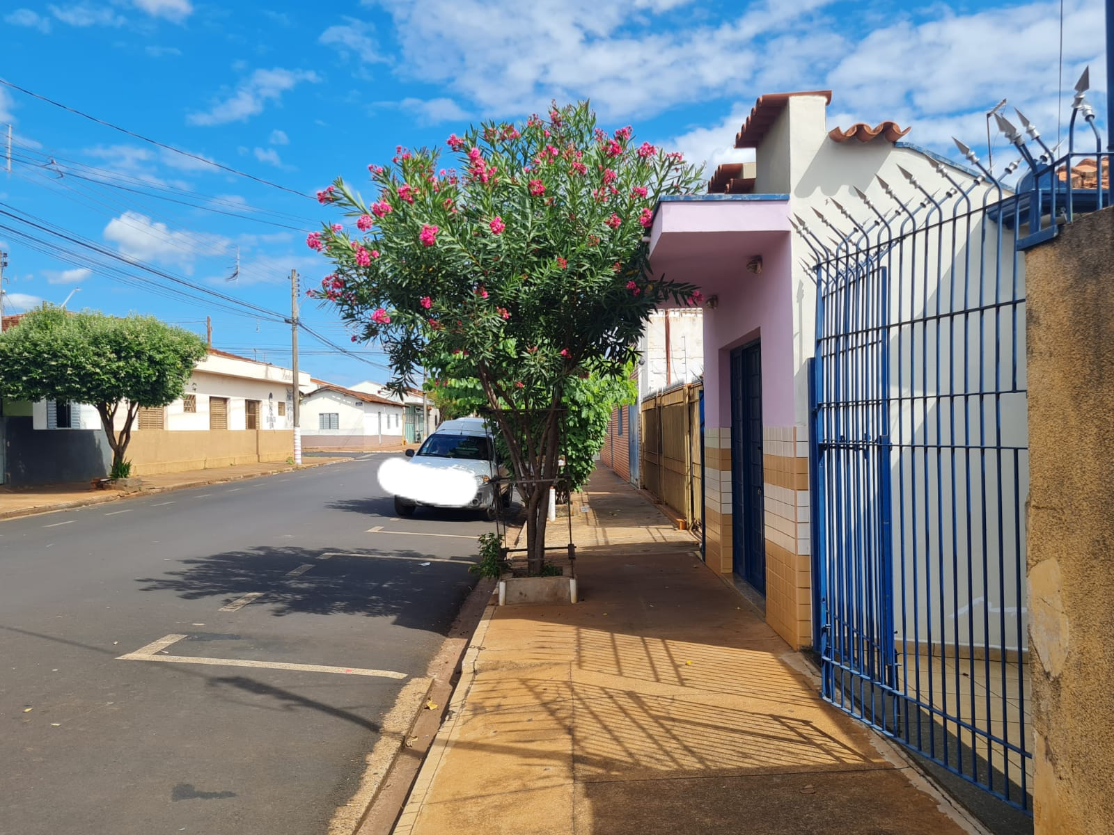 CASA RESIDENCIAL E COMÉRCIO Rua Agostinho de Biase, n 96- Jardim Brasil