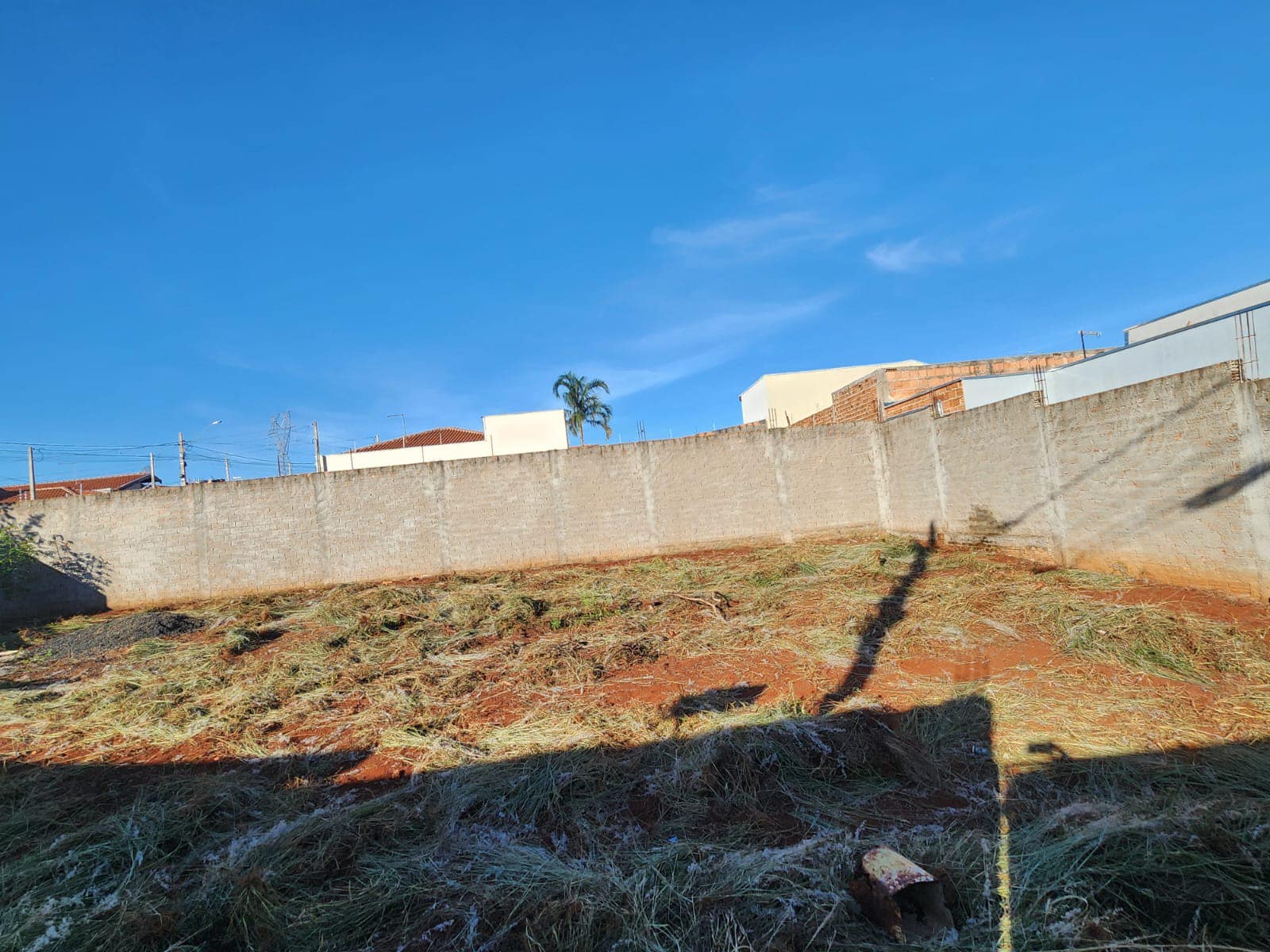 Terreno de esquina Murado na Rua Pará, n 30, Lote 19 da quadra 19 Parque Varotti