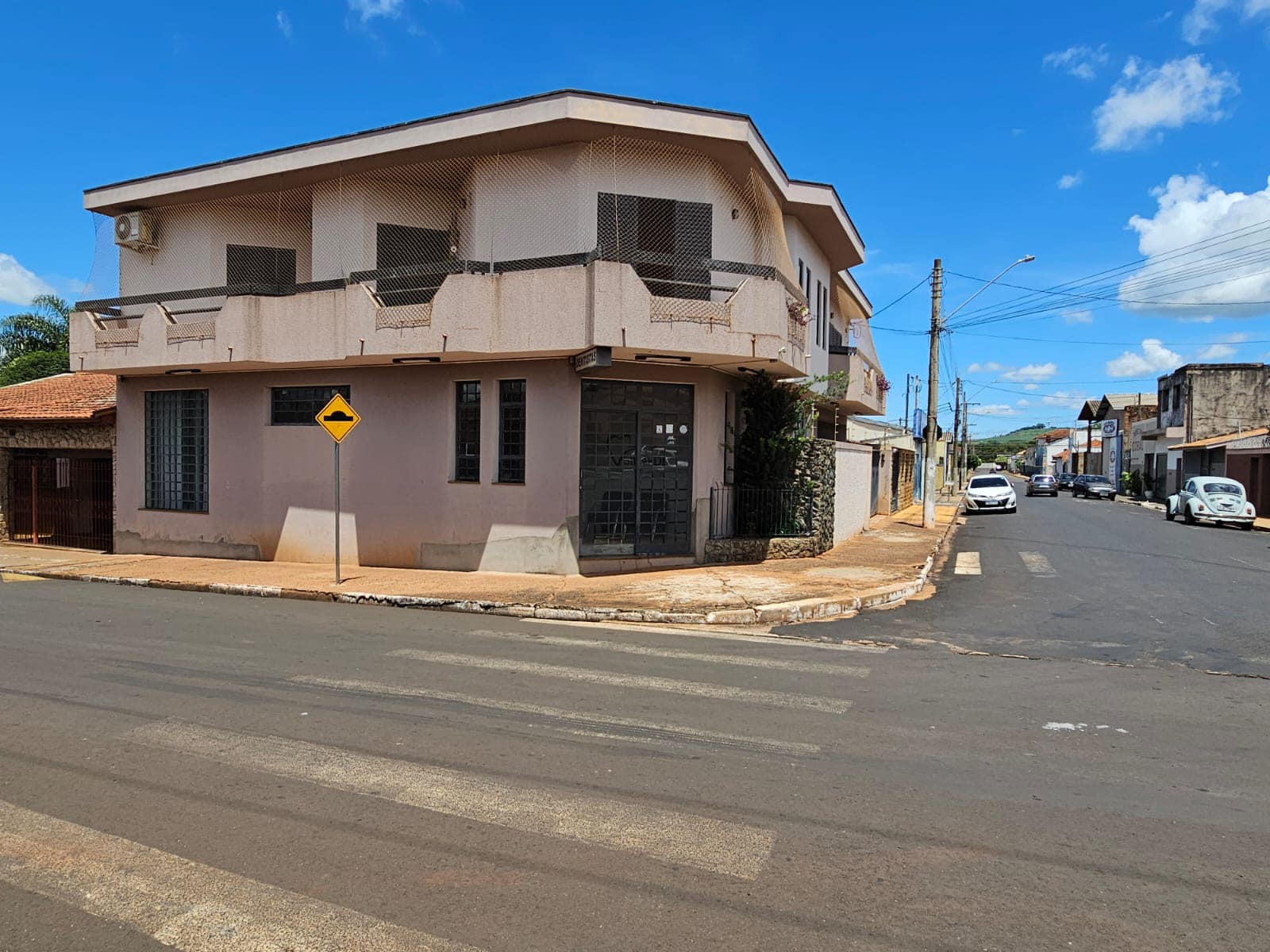 SOBRADO RESIDENCIAL E COMÉRCIO, Rua Coronel Rosa , n 330- Centro
