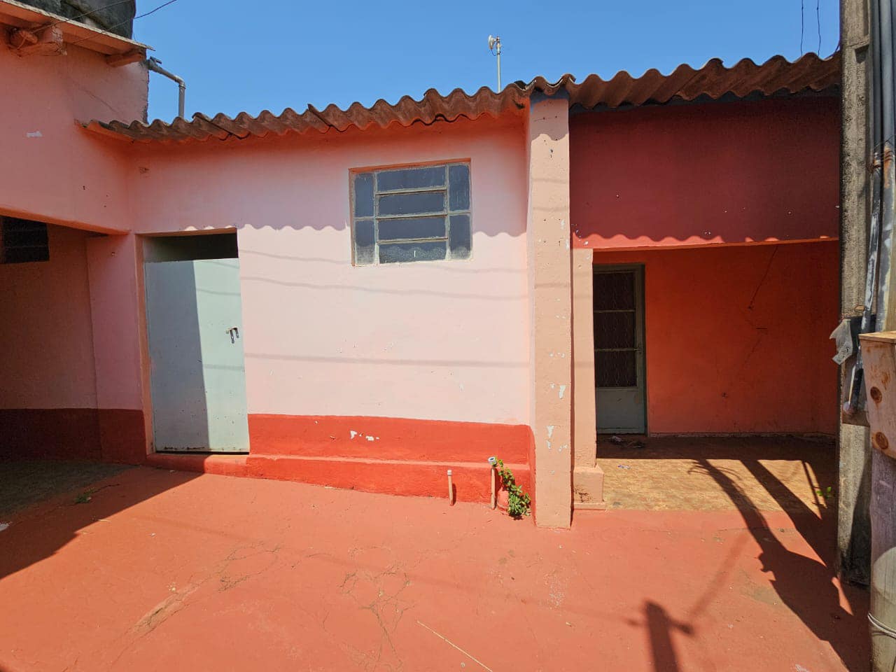 IMÓVEL RESIDENCIAL - COM 4 CASAS, Avenida do Café, n1145- Vila Santa Cruz