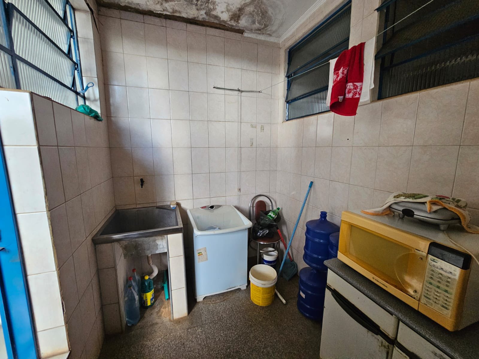 BARRACÃO COMERCIAL (Antigo Bis Bom ), Rua Ambrogio Margutti, n 373- Vila Santa Terezinha