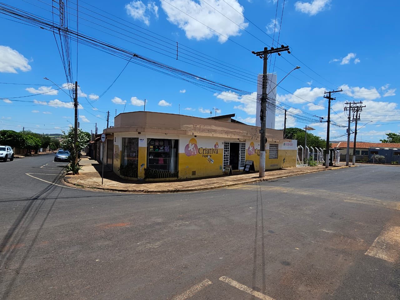 Casa Residencial / Comercio Rua Dr José Mendes da Silva , n 20- Conjunto Habitacional Ada Dedini Ometto