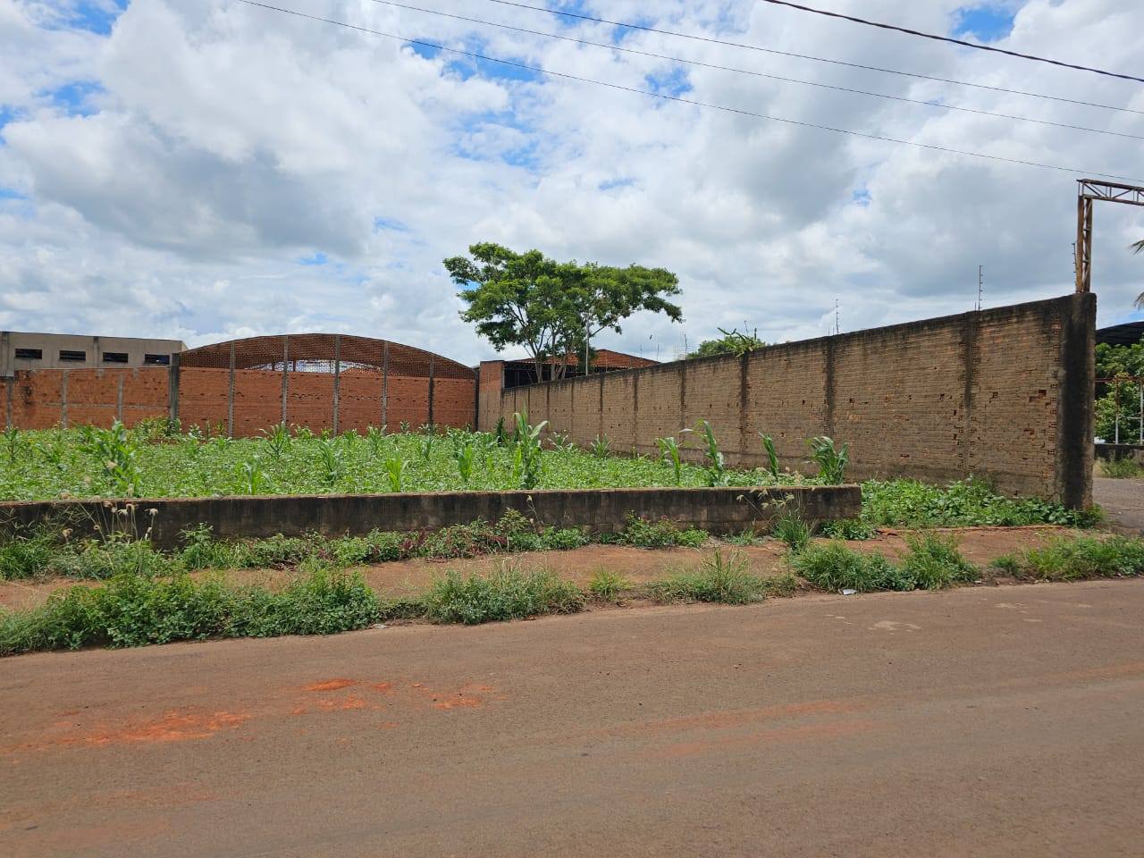 Terreno Rua Celio Lunardi , n151, Lote 22 da quadra B- Distrito Industrial. Pedro Valdomiro Pires Barbosa