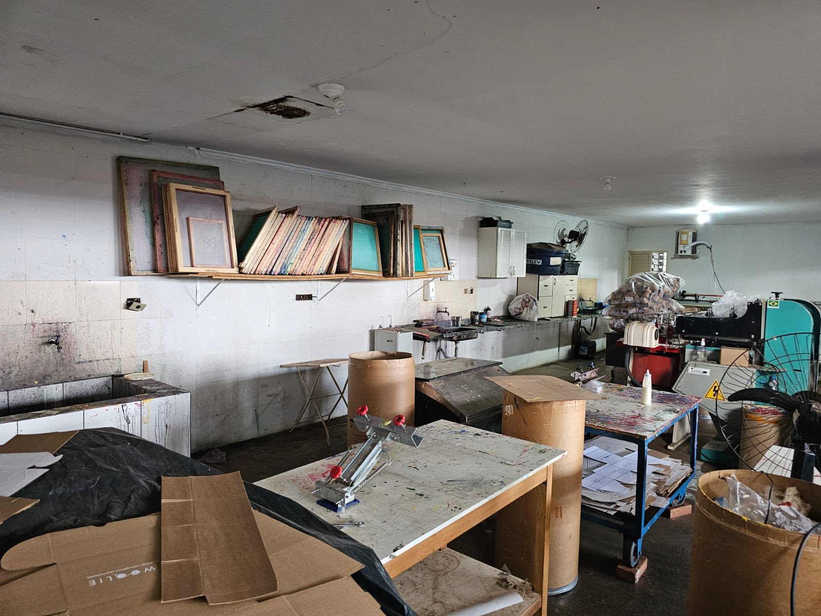 BARRACÃO COMERCIAL (Antigo Bis Bom ), Rua Ambrogio Margutti, n 373- Vila Santa Terezinha