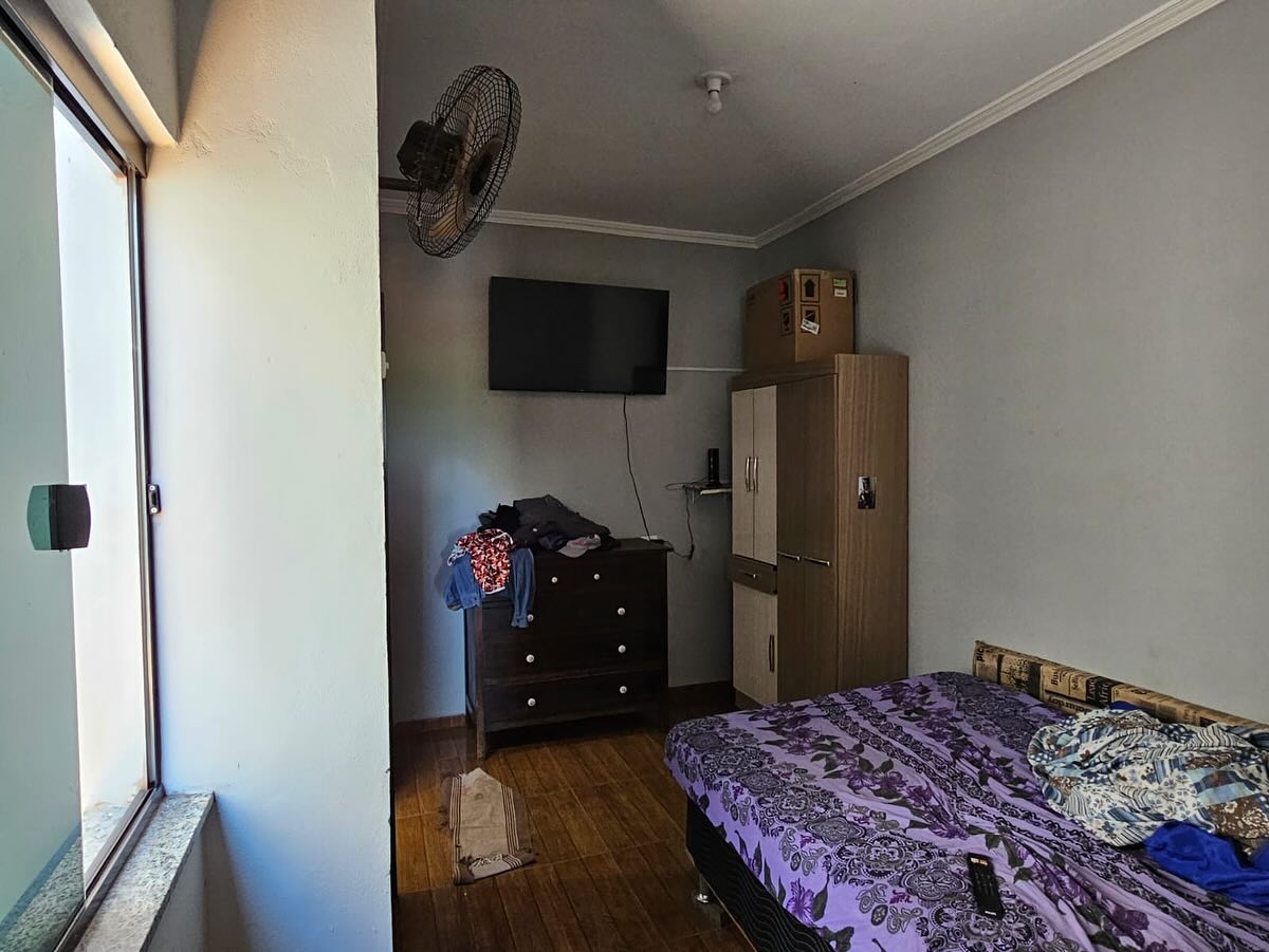 DUAS CASAS RESIDENCIAL UMA EM CONSTRUÇÃO, Rua São Paulo n 415- Parque Varotti