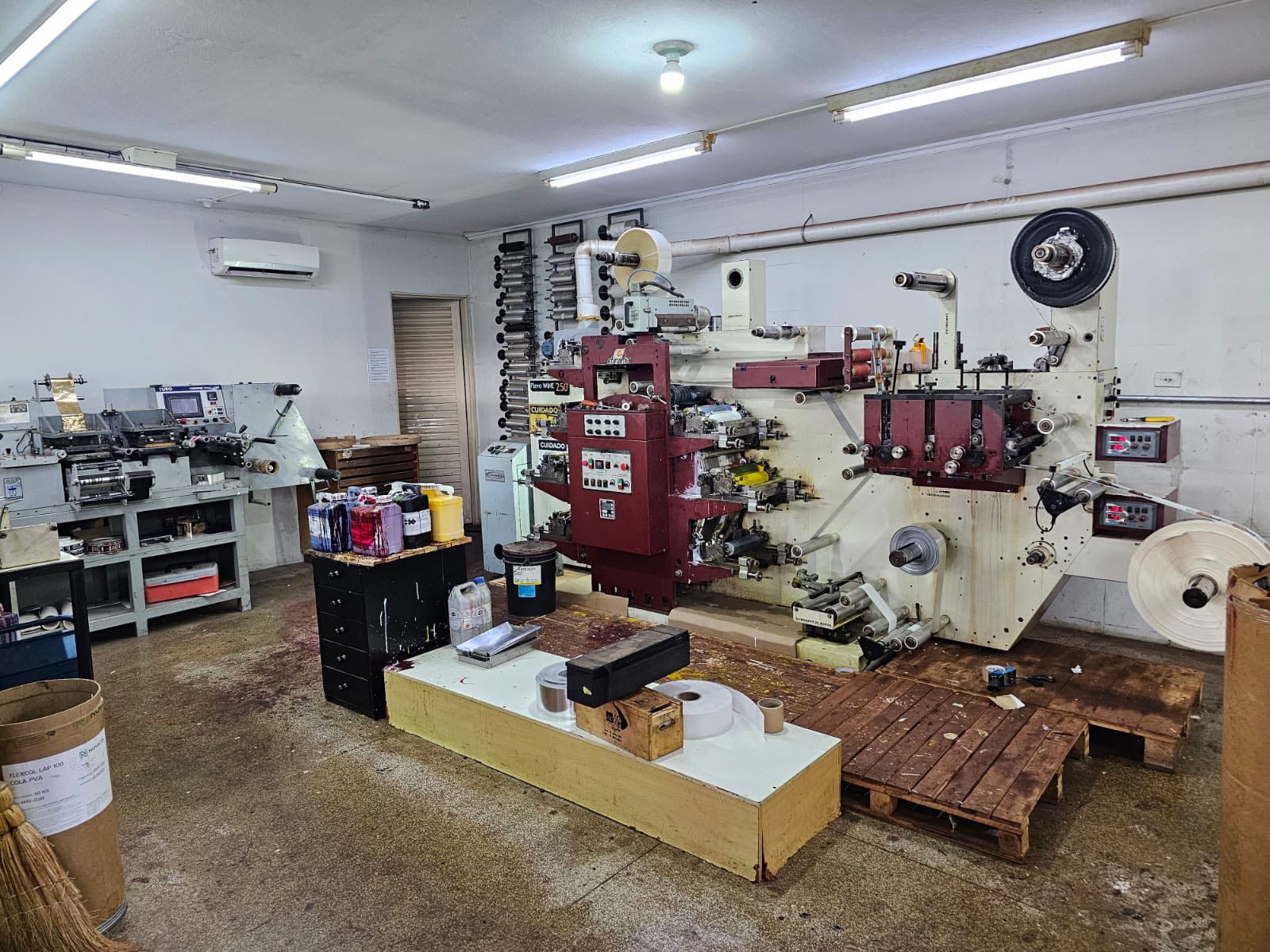 BARRACÃO COMERCIAL (Antigo Bis Bom ), Rua Ambrogio Margutti, n 373- Vila Santa Terezinha