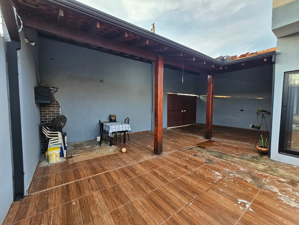 Casa na Rua Alagoas, n100- Parque Varotti