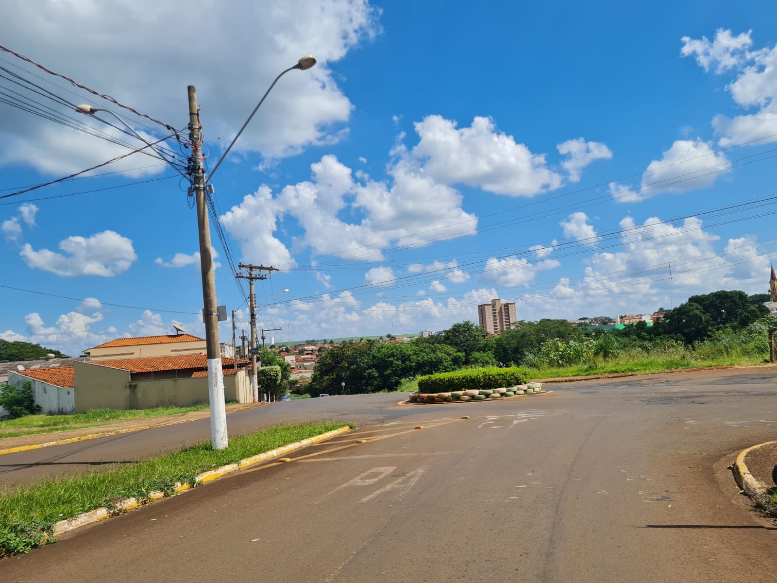3 TERRENOS EXCELENTE LOCALIZAÇÃO  2 LOTES COM FRENTE PARA  Rua Crispim de Abreu