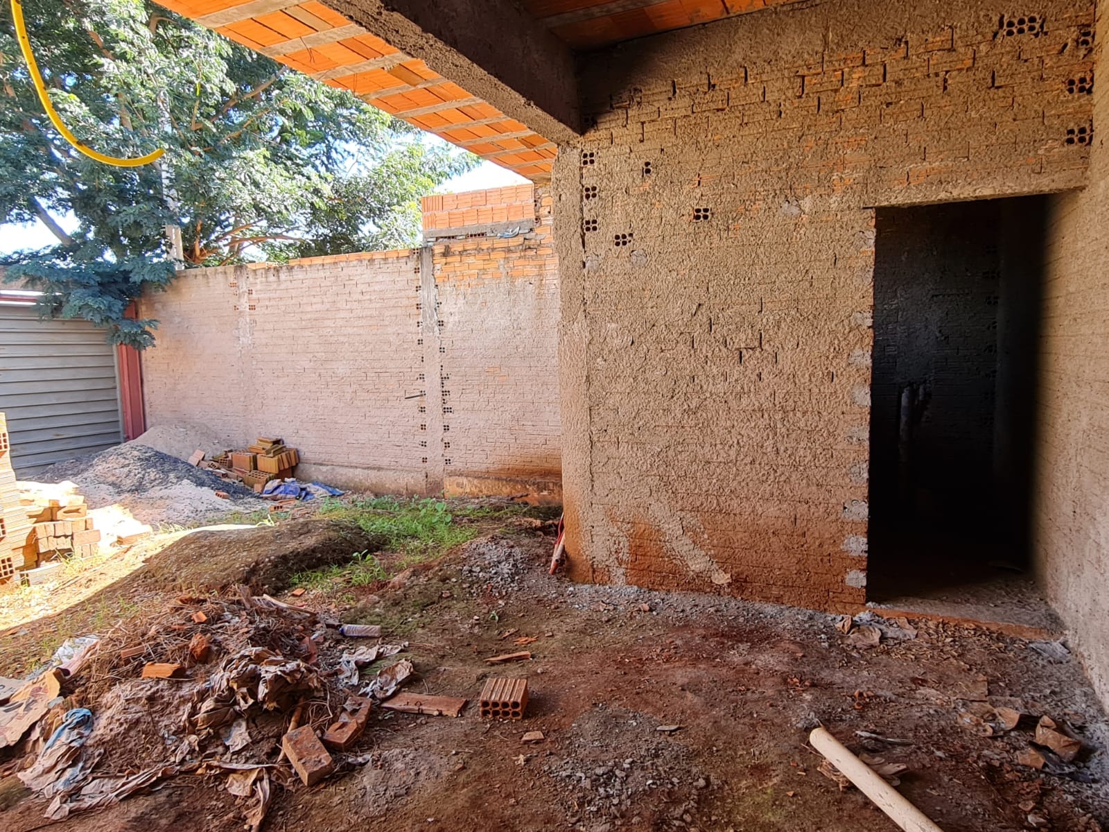 SOBRADO em Construção, na Rua Rio De Janeiro, n 105- Parque Varotti