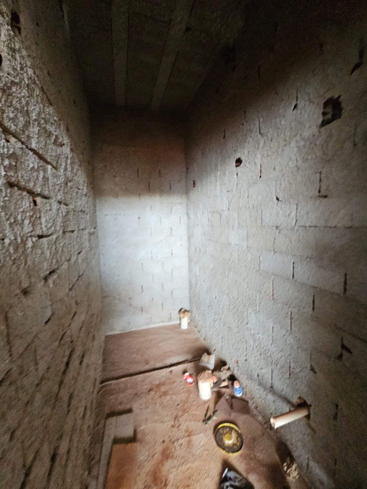 BARRACÃO COMERCIAL  EM CONSTRUÇÃO