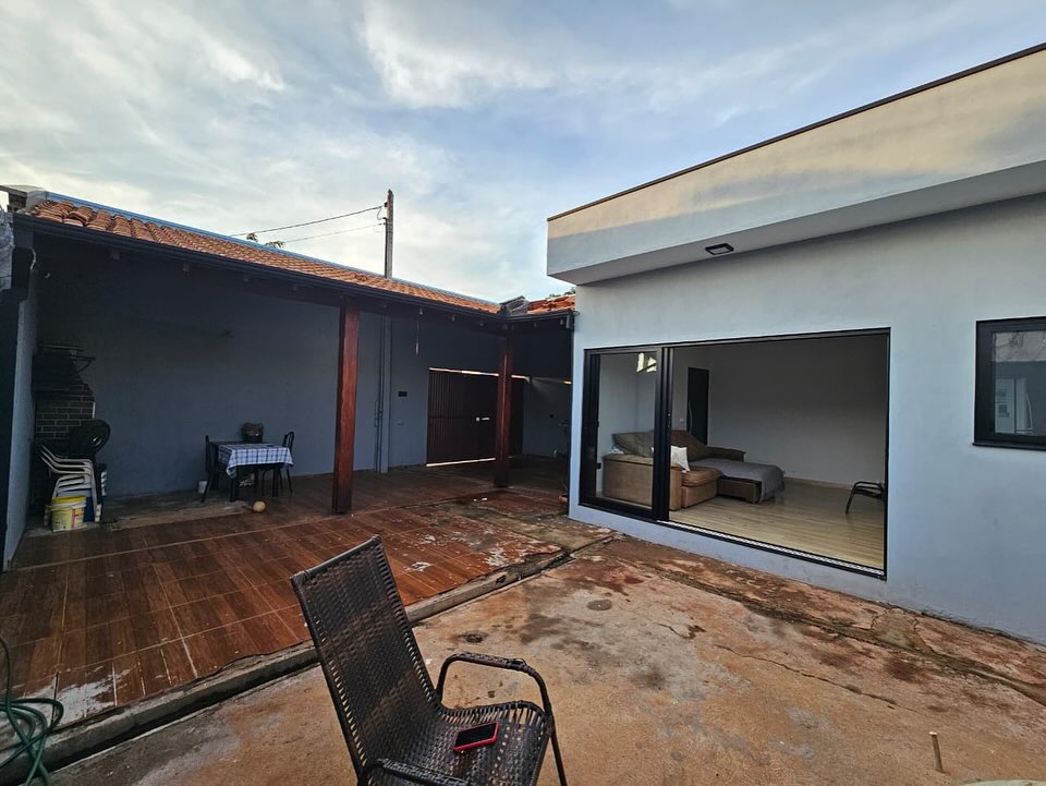 Casa na Rua Alagoas, n100- Parque Varotti