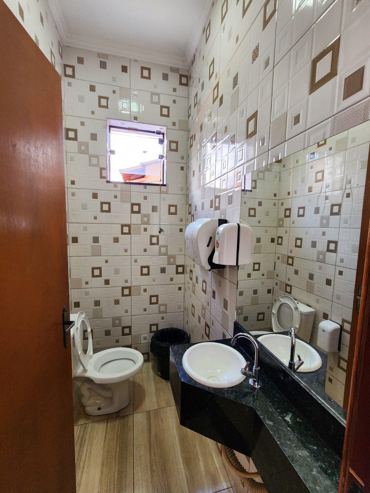 SOBRADO COMERCIAL E RESIDENCIAL, Rua Agostinho de Biase, n 546- Jardim Brasil