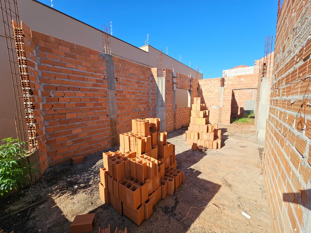 Terreno com Construção - Jardim Maria Marcolino