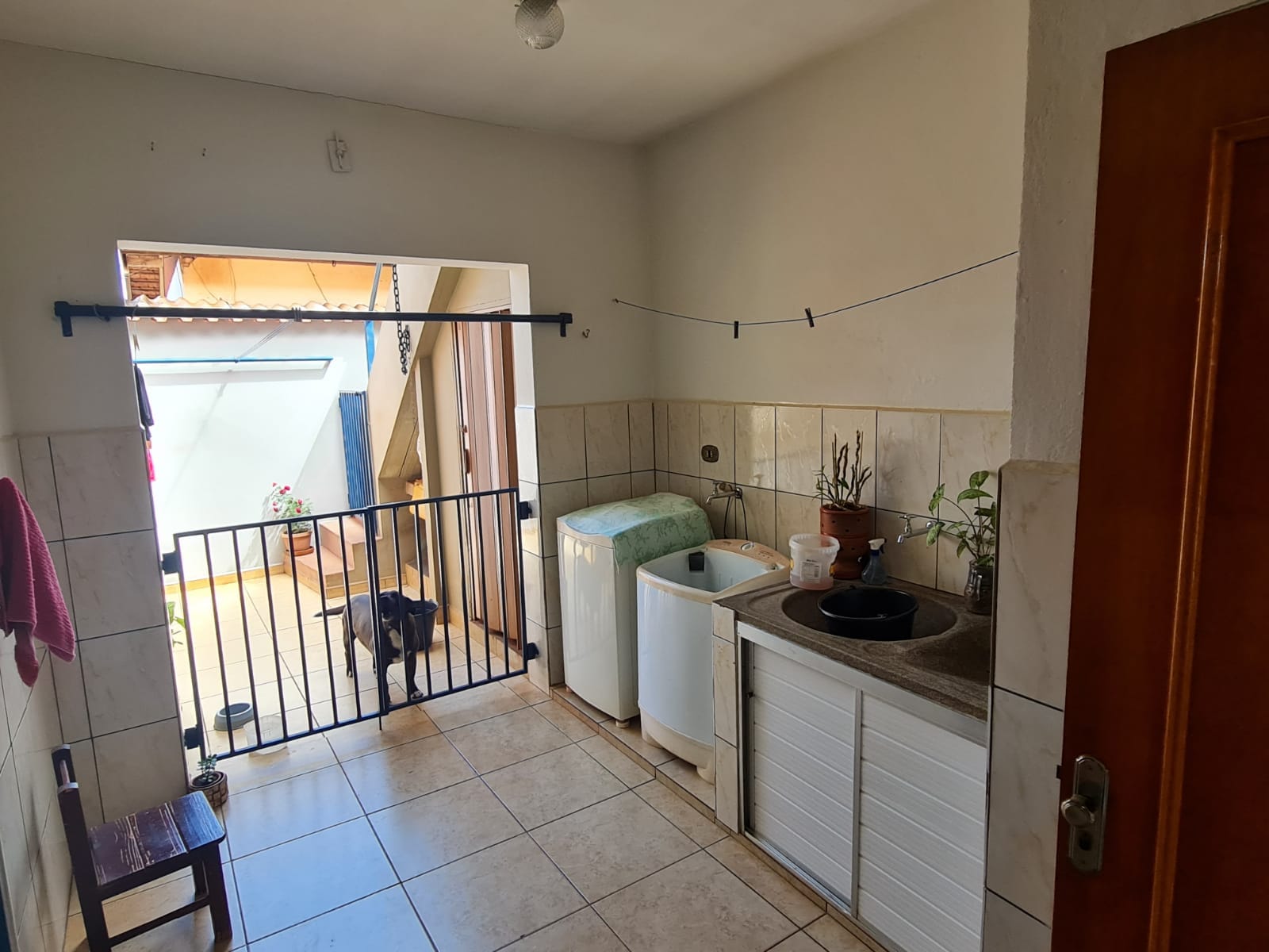 CASA RESIDENCIAL E COMÉRCIO Rua Agostinho de Biase, n 96- Jardim Brasil