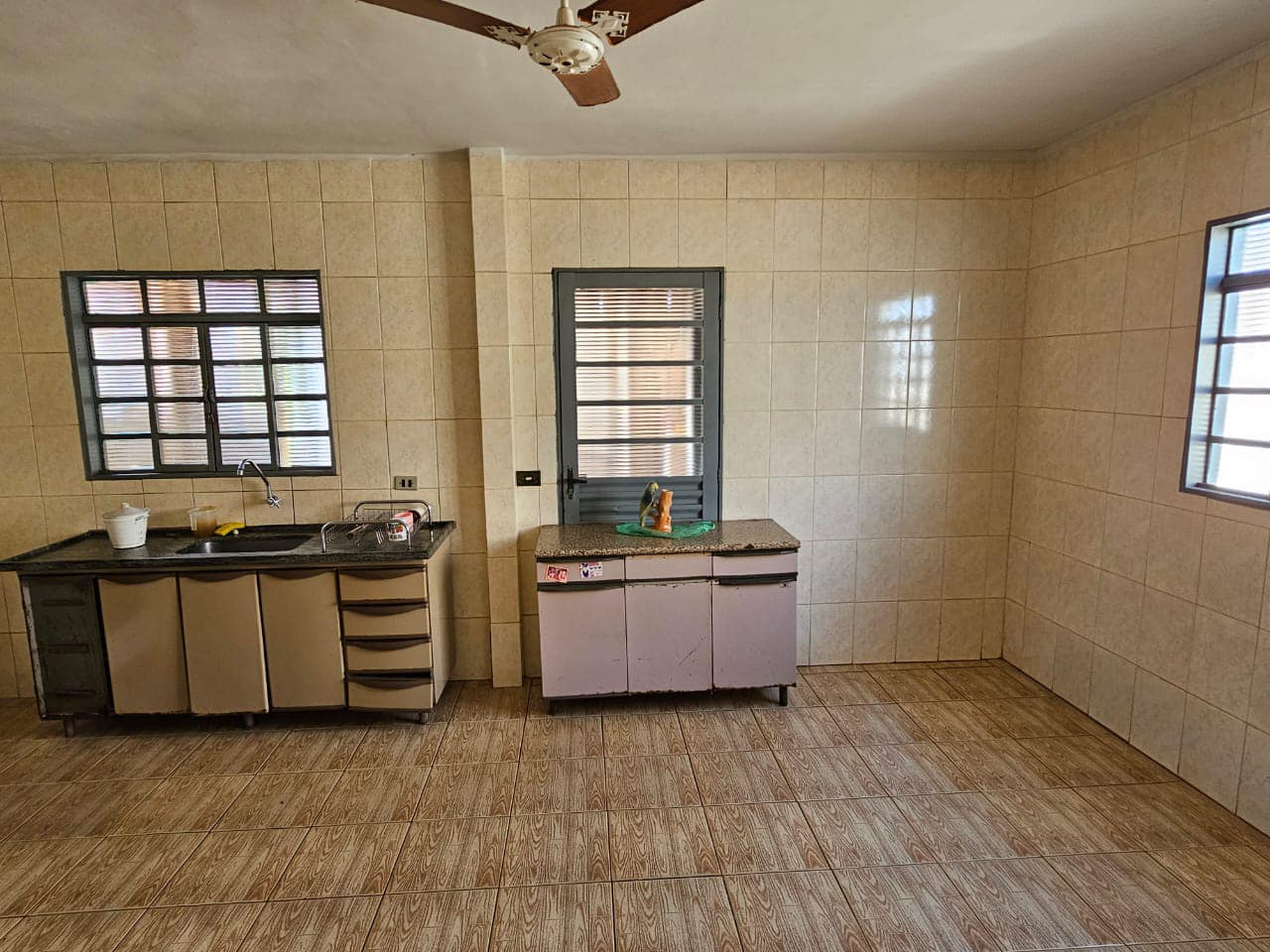 Casa Rua Francisco Cressoni, 425- Conjunto Habitacional Etore Marquezelli