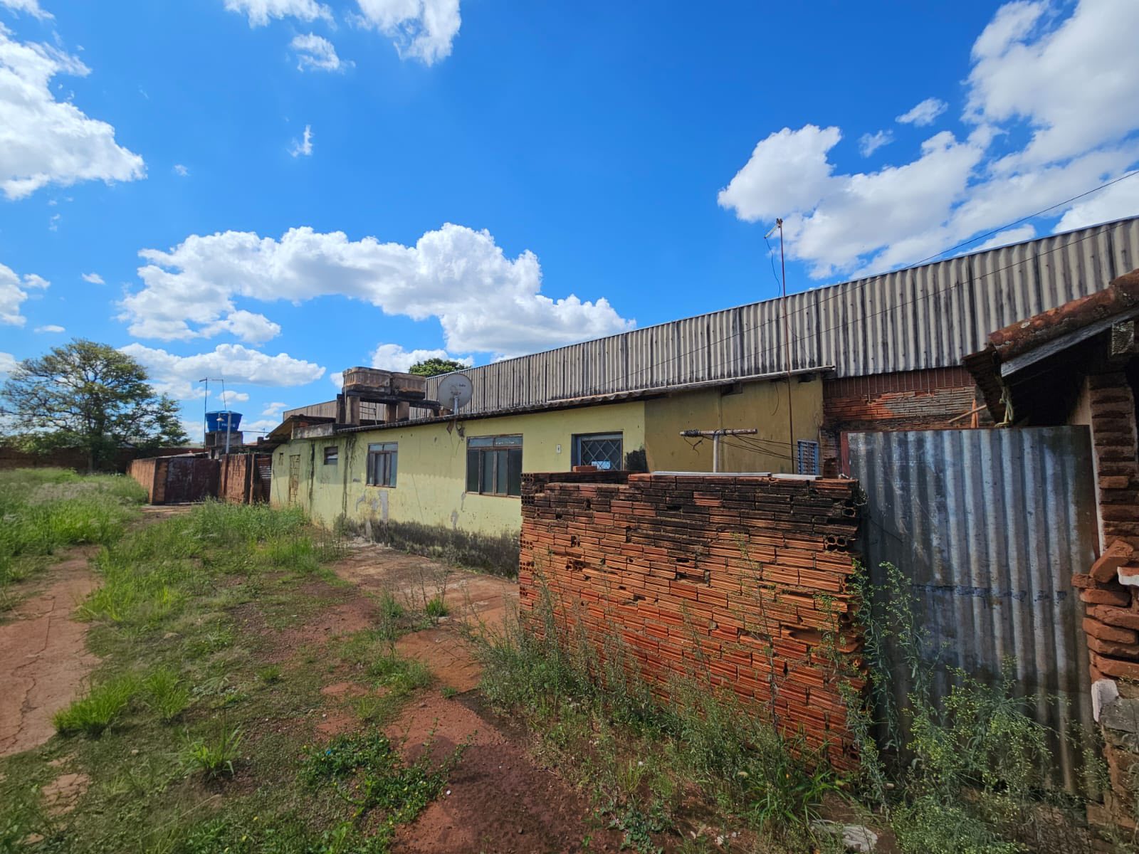 Casa na Avenida do Café, n 1020- Centro
