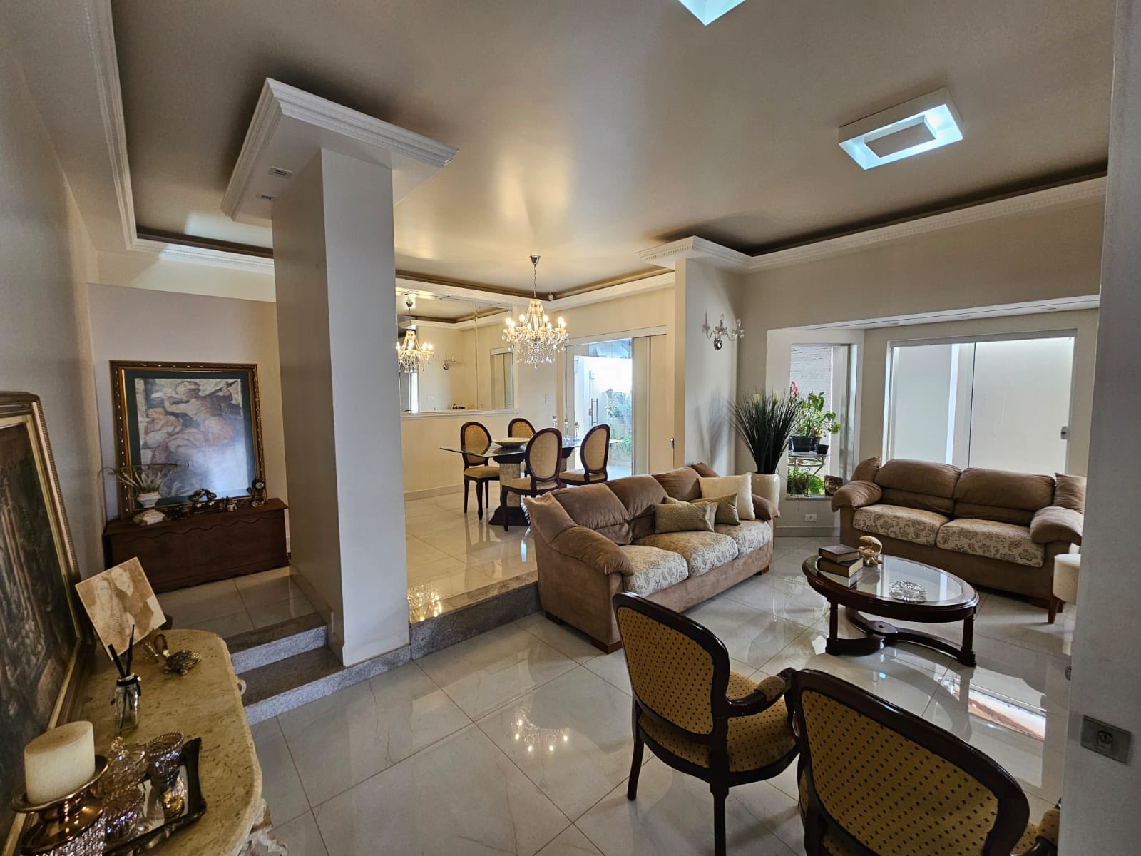 EXCELENTE CASA RESIDENCIAL COM COMÉRCIO - ÓTIMA LOCALIZAÇÃO - CENTRO