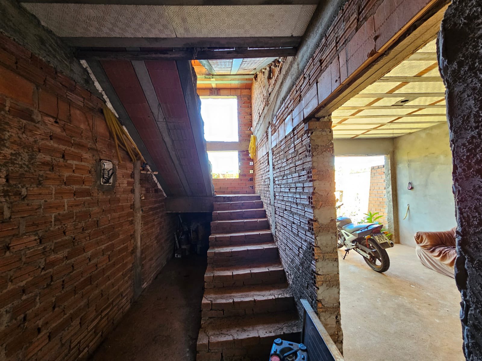 SOBRADO EM FASE DE ACABAMENTO FINAL  Rua Sergipe , n 285- Parque Varotti