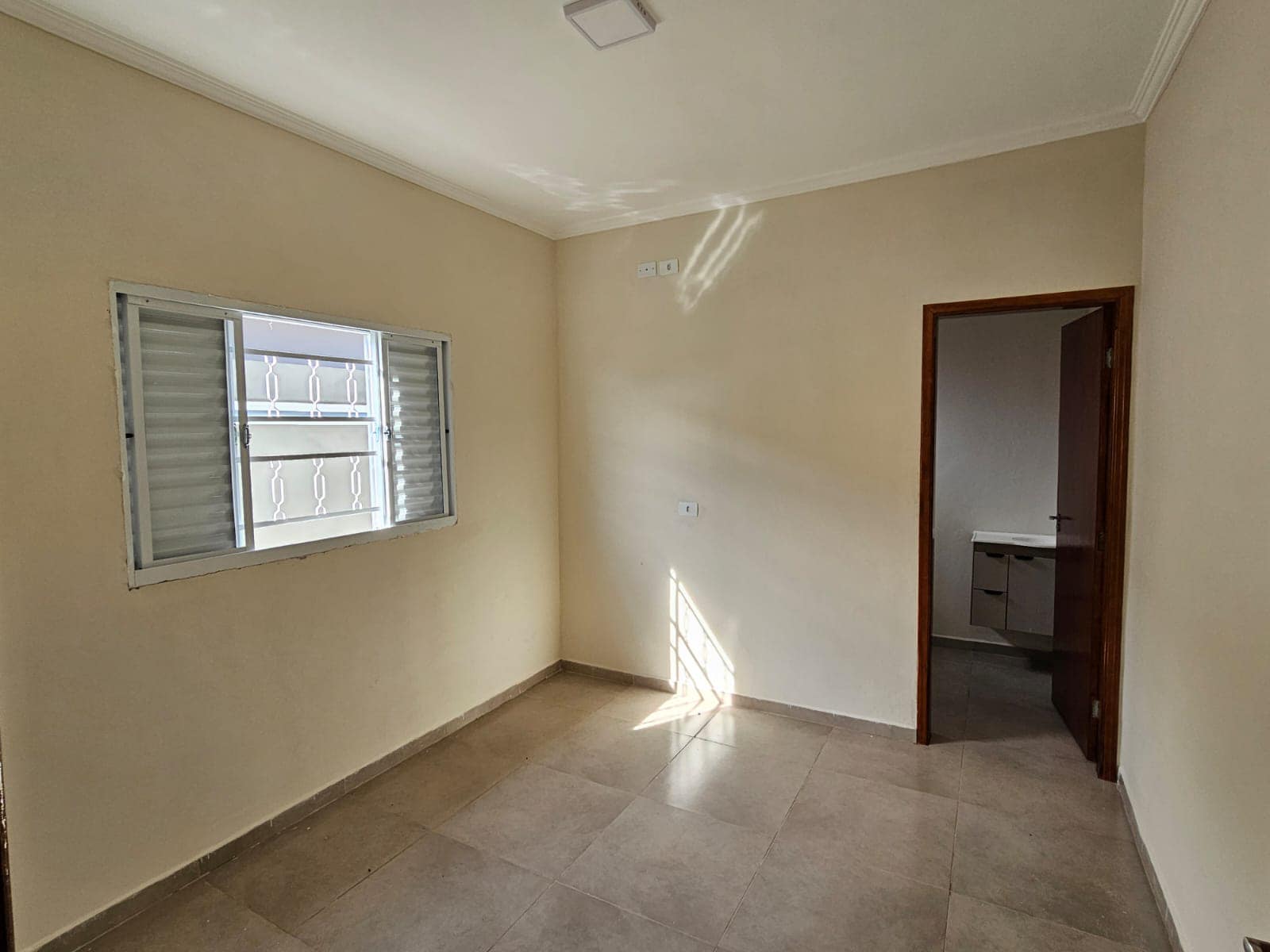 Casa Rua Rio de Janeiro, n 97- Parque Varotti