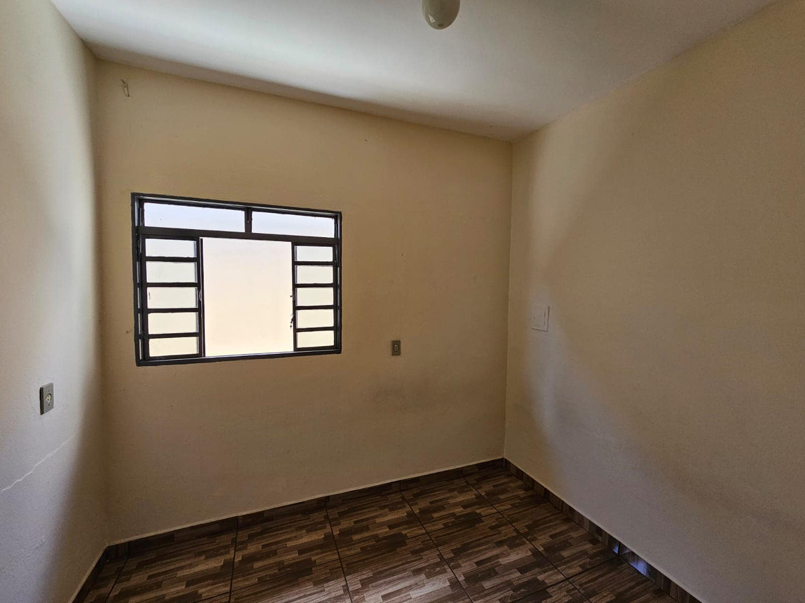 Casa Rua Rubens Malvestiti , n 54- Santa Luzia